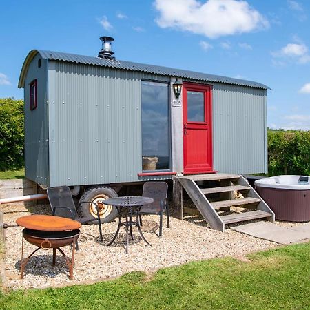 The Big Cwtch Shepherd'S Hut Kidwelly Exteriör bild
