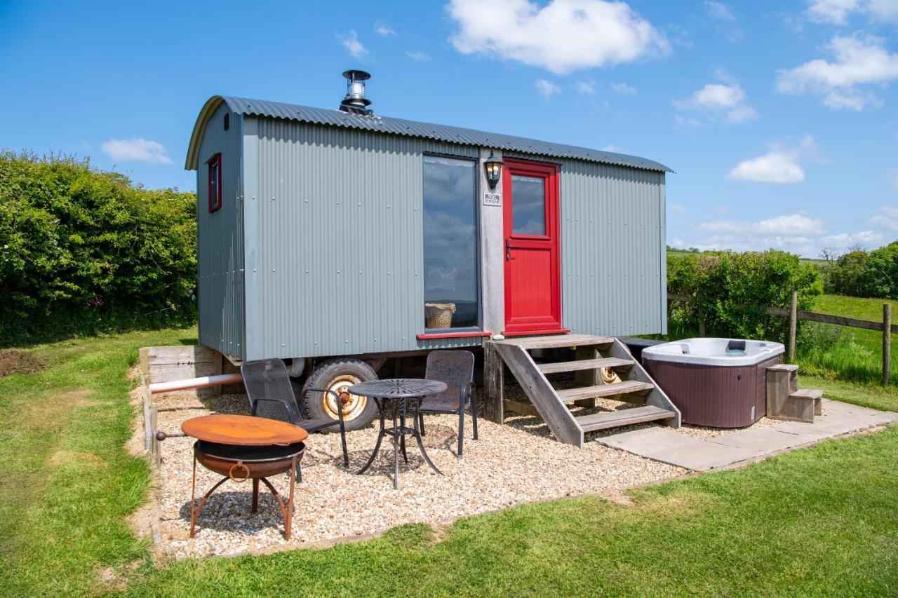 The Big Cwtch Shepherd'S Hut Kidwelly Exteriör bild